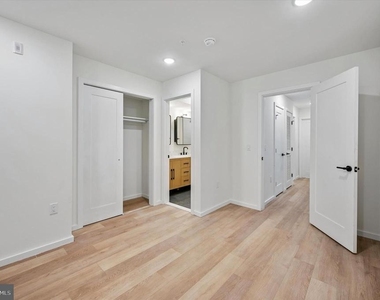 627 N 16th Street - Photo Thumbnail 6