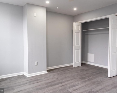 2323 Moore Street - Photo Thumbnail 13