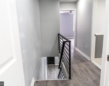 2323 Moore Street - Photo Thumbnail 11