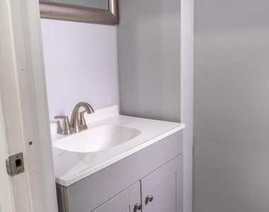 2323 Moore Street - Photo Thumbnail 8