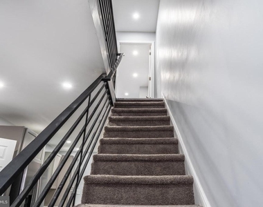 2323 Moore Street - Photo Thumbnail 10