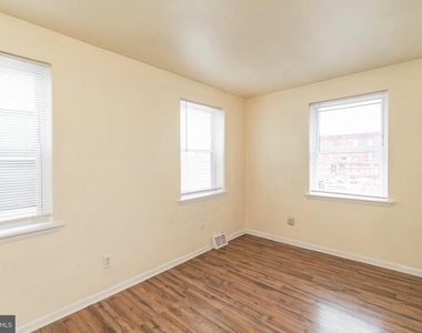 1635 Fontain Street - Photo Thumbnail 15