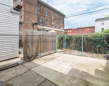 1635 Fontain Street - Photo Thumbnail 29