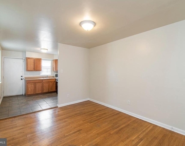 1635 Fontain Street - Photo Thumbnail 9