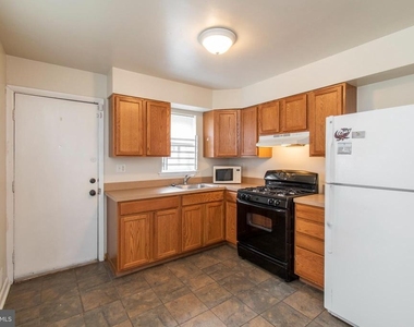 1635 Fontain Street - Photo Thumbnail 14