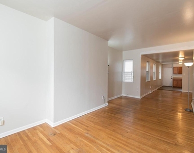 1635 Fontain Street - Photo Thumbnail 4