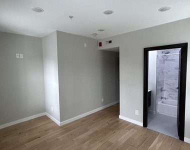 1713 S 2nd Street - Photo Thumbnail 4