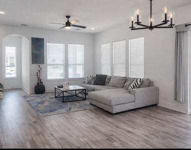 8605 San Giano Cv - Photo Thumbnail 3