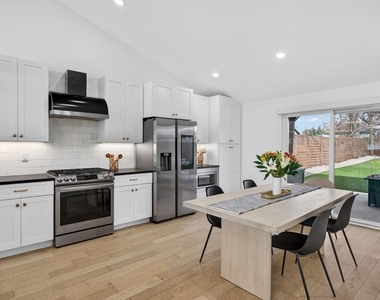 504 W Croslin St - Photo Thumbnail 7