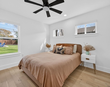 504 W Croslin St - Photo Thumbnail 16