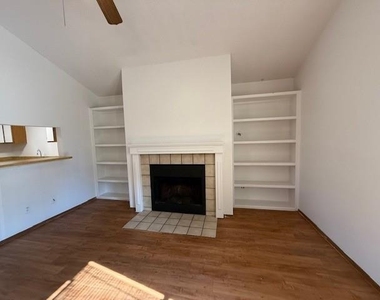 3000 Jadewood Ct - Photo Thumbnail 1