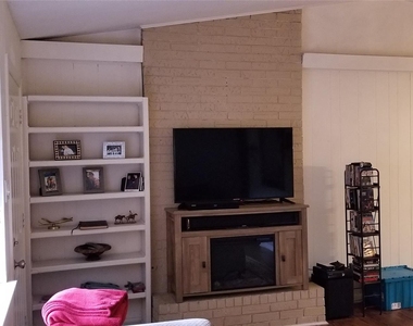 2114 Ann Arbor Ave - Photo Thumbnail 3