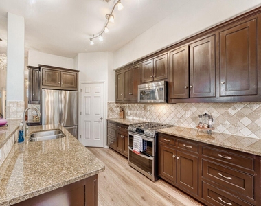 1009 Taulbee Ln - Photo Thumbnail 4