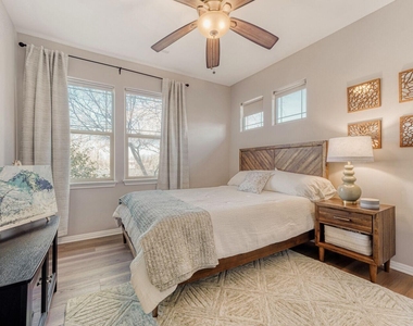 1009 Taulbee Ln - Photo Thumbnail 12