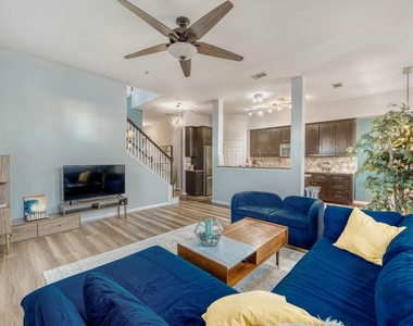 1009 Taulbee Ln - Photo Thumbnail 2