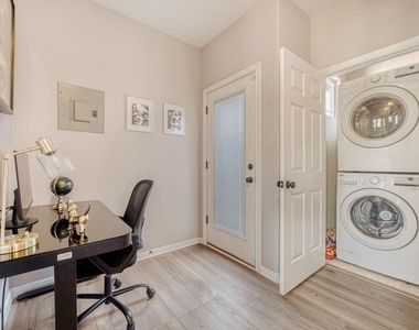 1009 Taulbee Ln - Photo Thumbnail 11