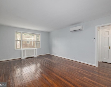 150 E Wynnewood Road - Photo Thumbnail 7