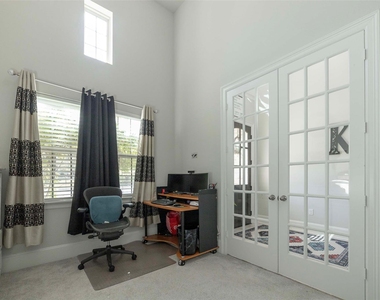 17821 Limestone Spring Ln - Photo Thumbnail 15