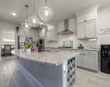 17821 Limestone Spring Ln - Photo Thumbnail 13