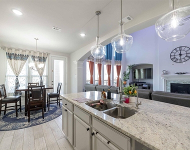 17821 Limestone Spring Ln - Photo Thumbnail 11