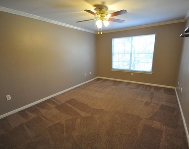 501 W 26th St - Photo Thumbnail 7
