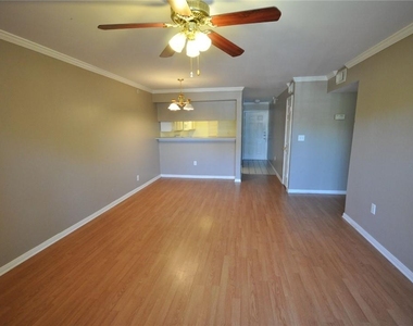501 W 26th St - Photo Thumbnail 1