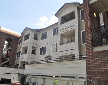 501 W 26th St - Photo Thumbnail 11