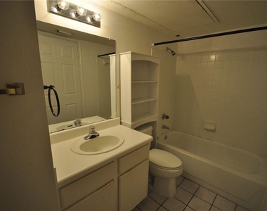 501 W 26th St - Photo Thumbnail 4