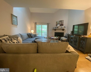 240 Valley Stream Lane - Photo Thumbnail 2