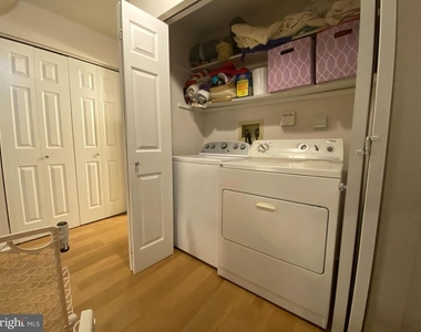 240 Valley Stream Lane - Photo Thumbnail 13