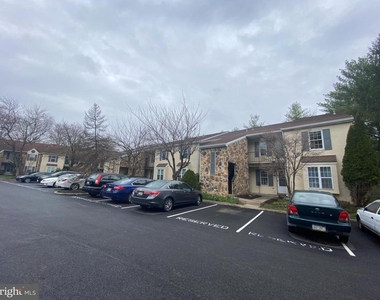 240 Valley Stream Lane - Photo Thumbnail 17