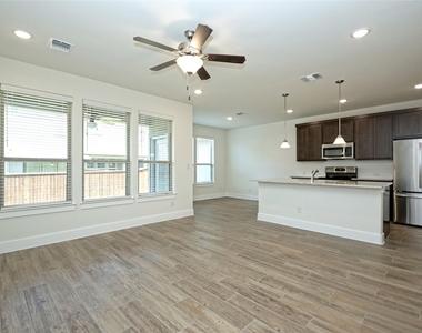 415 Parkline Dr - Photo Thumbnail 3
