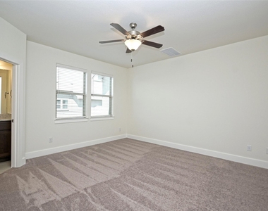 415 Parkline Dr - Photo Thumbnail 8