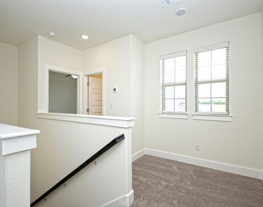 415 Parkline Dr - Photo Thumbnail 6