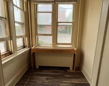 453 W Gay Street - Photo Thumbnail 7