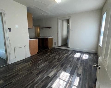 453 W Gay Street - Photo Thumbnail 12