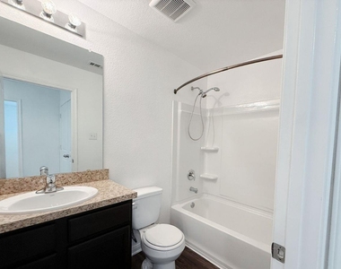3000 Cressler Ln - Photo Thumbnail 16