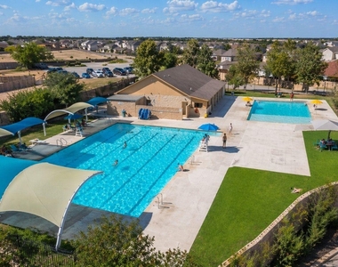 3000 Cressler Ln - Photo Thumbnail 24