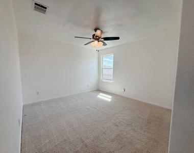 3000 Cressler Ln - Photo Thumbnail 13