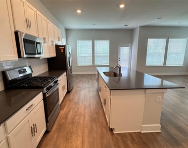 3000 Chisholm Trail Rd - Photo Thumbnail 6
