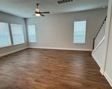3000 Chisholm Trail Rd - Photo Thumbnail 1