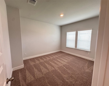 3000 Chisholm Trail Rd - Photo Thumbnail 28