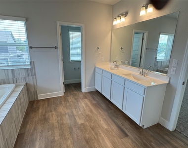 3000 Chisholm Trail Rd - Photo Thumbnail 14