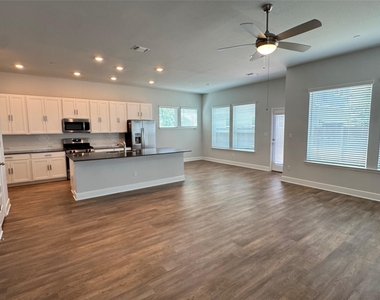 3000 Chisholm Trail Rd - Photo Thumbnail 3