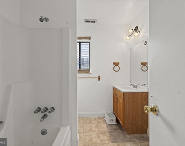 8 Fanelli Lane - Photo Thumbnail 10