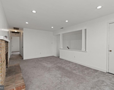 8 Fanelli Lane - Photo Thumbnail 8