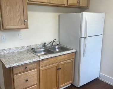 105 Cumberland Street - Photo Thumbnail 2
