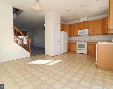 12916 Yellow Jacket Road - Photo Thumbnail 8