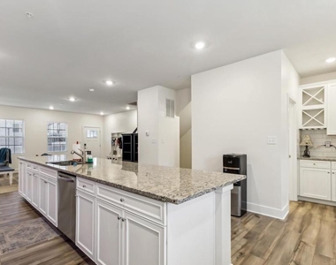 45455 Concord Way - Photo Thumbnail 6
