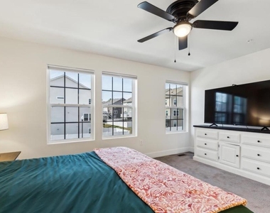 45455 Concord Way - Photo Thumbnail 14